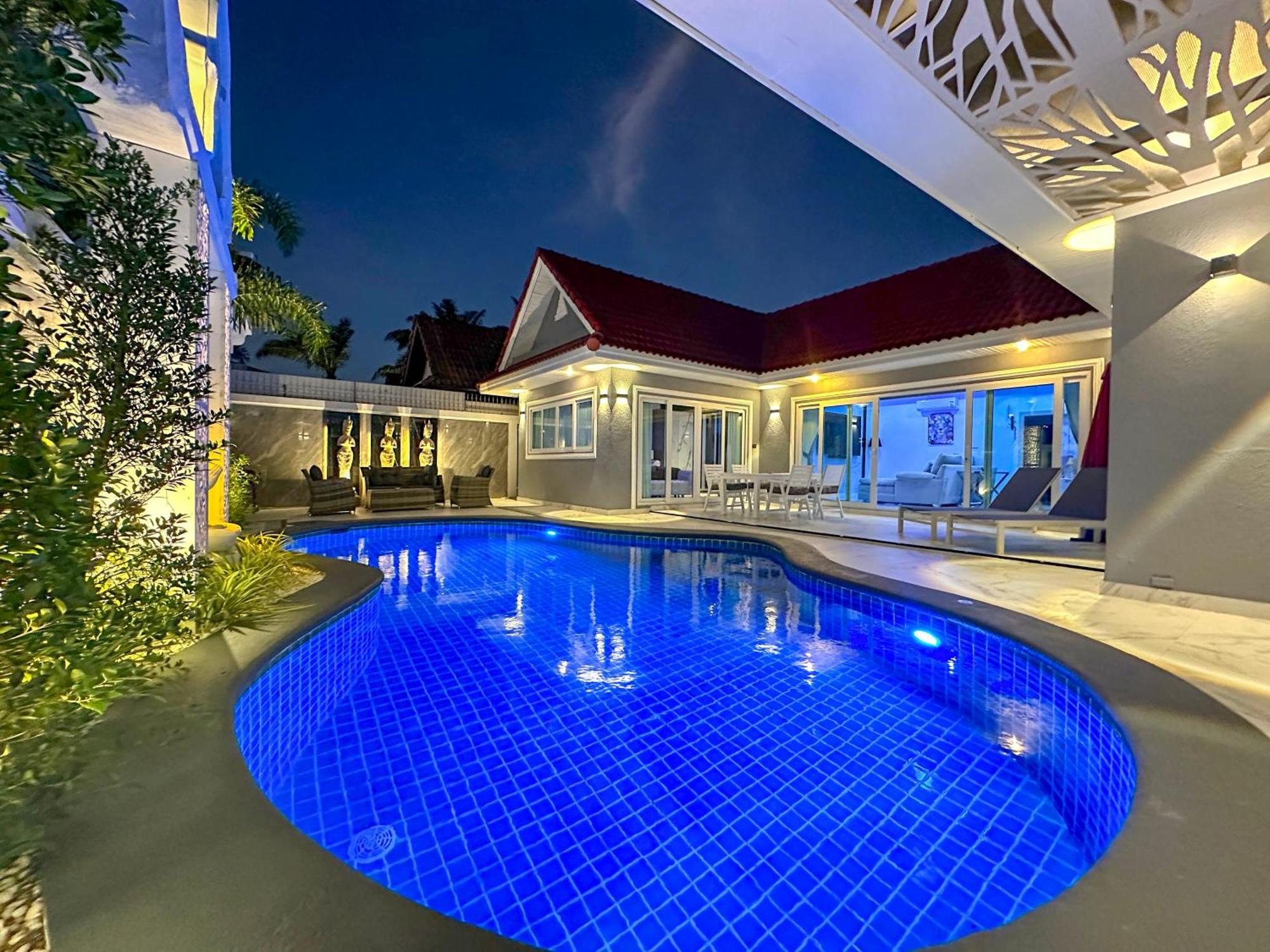 View Talay Pool 67, Beach, Pattaya Villa