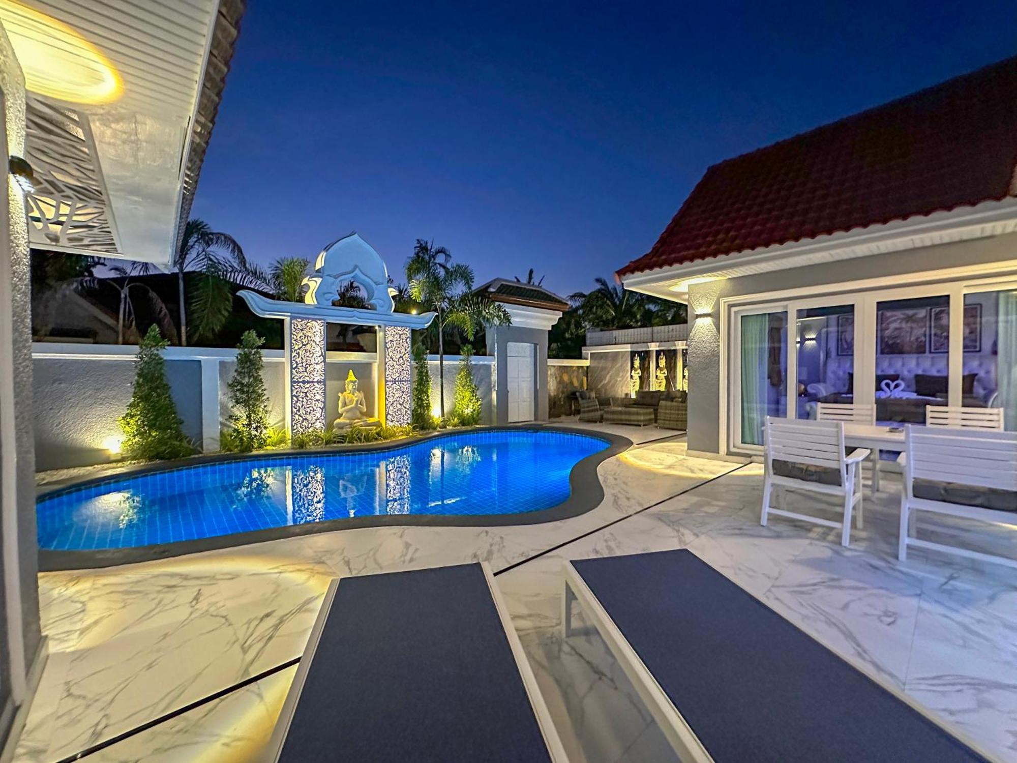 View Talay Pool 67, Beach, Pattaya Villa *